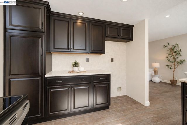 32808 Oakdale Ct, Union City, CA 94587