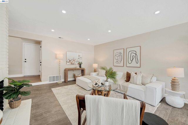 32808 Oakdale Ct, Union City, CA 94587