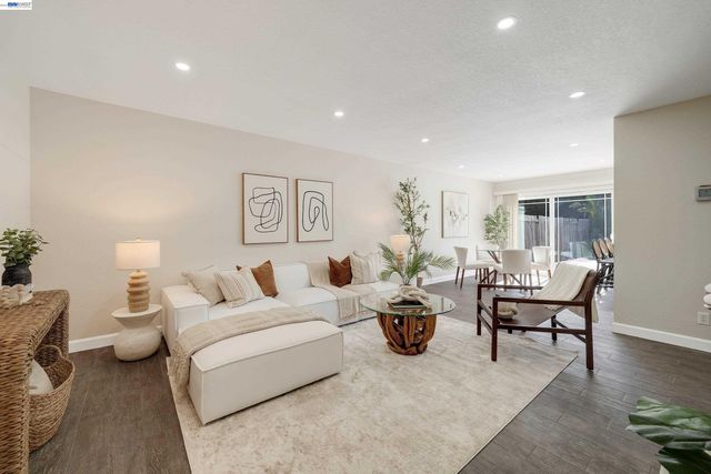 32808 Oakdale Ct, Union City, CA 94587