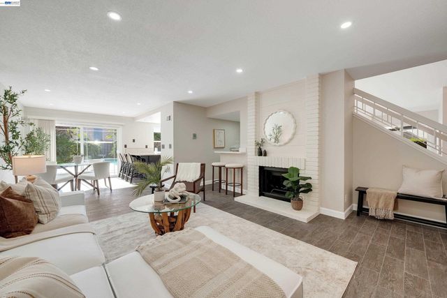 32808 Oakdale Ct, Union City, CA 94587