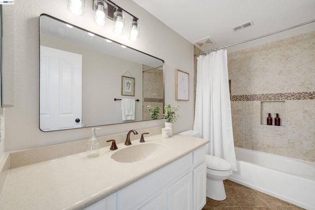 32808 Oakdale Ct, Union City, CA 94587