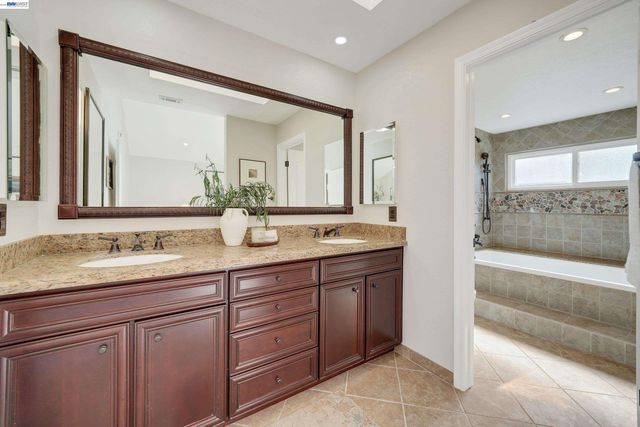 32808 Oakdale Ct, Union City, CA 94587