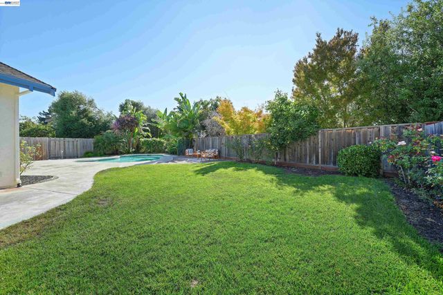 32808 Oakdale Ct, Union City, CA 94587