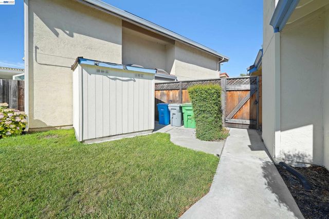 32808 Oakdale Ct, Union City, CA 94587