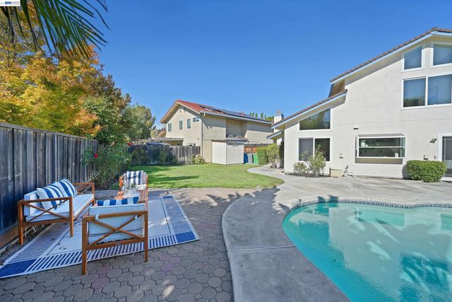 32808 Oakdale Ct, Union City, CA 94587