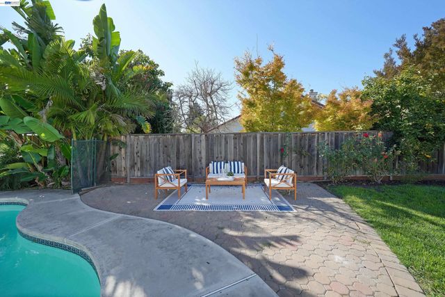 32808 Oakdale Ct, Union City, CA 94587