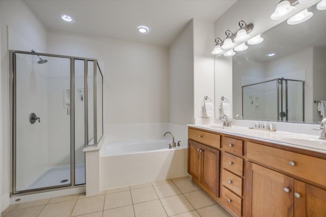 17800 Edgewood WAY 301, Jonestown, TX 78645
