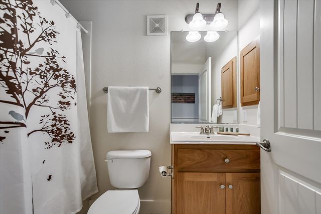 17800 Edgewood WAY 301, Jonestown, TX 78645