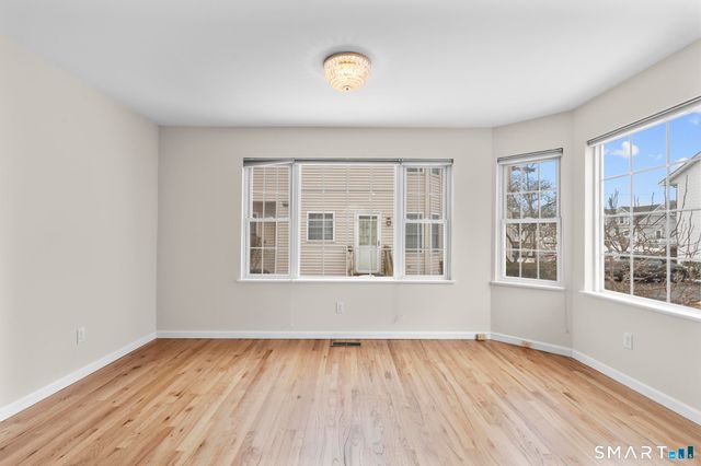 168 Colonial Road apt 6, Stamford, CT 06906