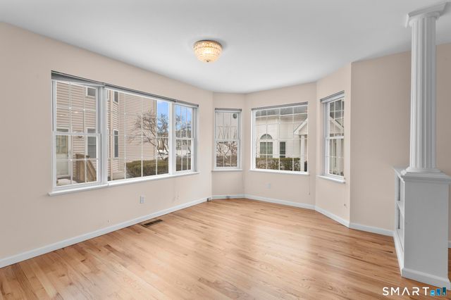 168 Colonial Road apt 6, Stamford, CT 06906