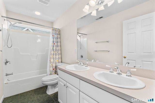 168 Colonial Road apt 6, Stamford, CT 06906