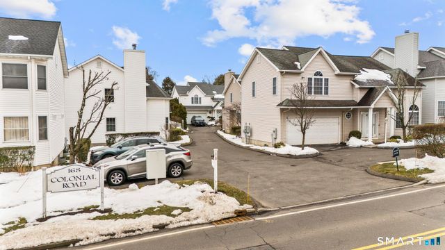 168 Colonial Road apt 6, Stamford, CT 06906
