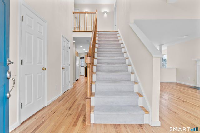 168 Colonial Road apt 6, Stamford, CT 06906