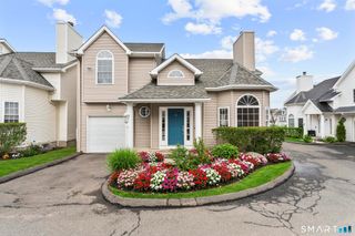 168 Colonial Road apt 6, Stamford, CT 06906