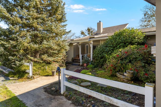 342 Buysman Way, Grants Pass, OR 97526