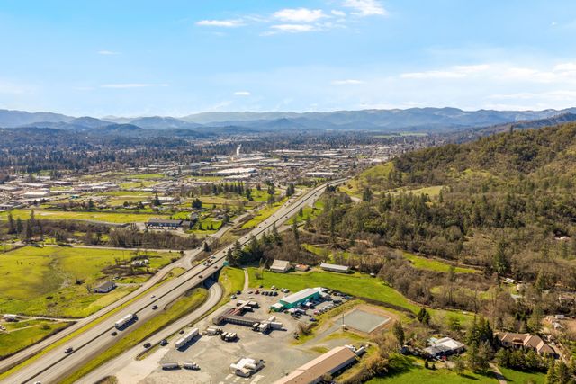 342 Buysman Way, Grants Pass, OR 97526