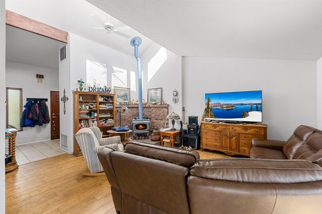 342 Buysman Way, Grants Pass, OR 97526