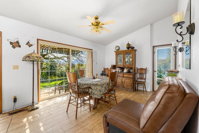 342 Buysman Way, Grants Pass, OR 97526