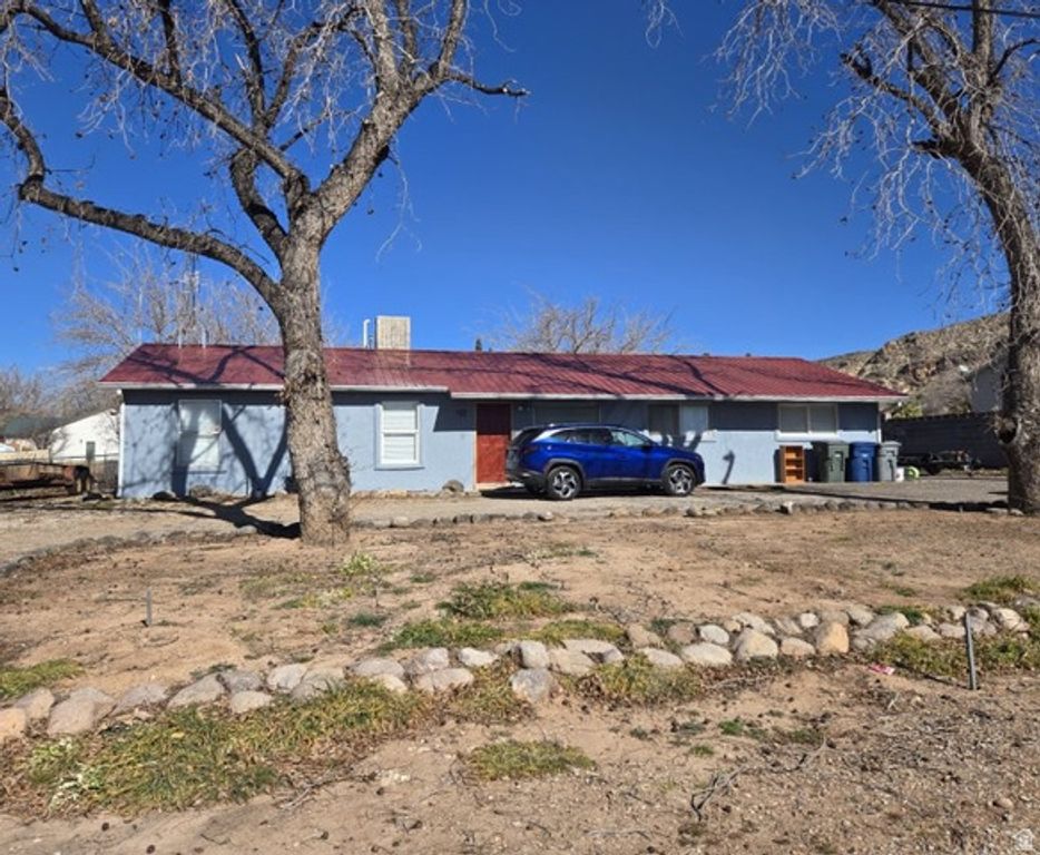 25 E 200 N, La Verkin, UT 84745