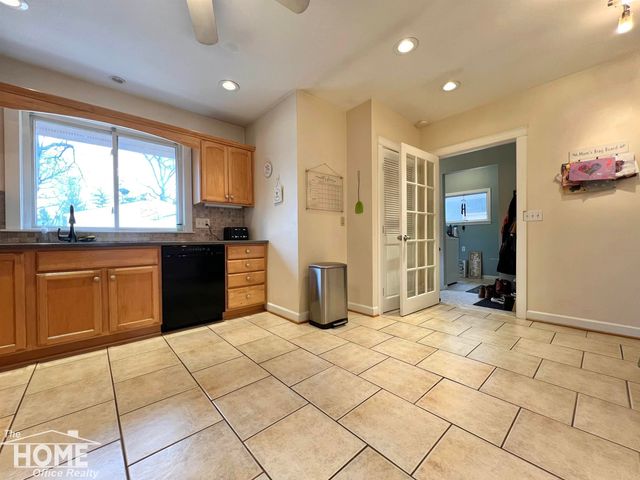 707 W King Street, Owosso, MI 48867