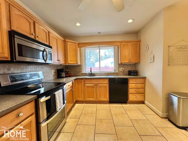 707 W King Street, Owosso, MI 48867