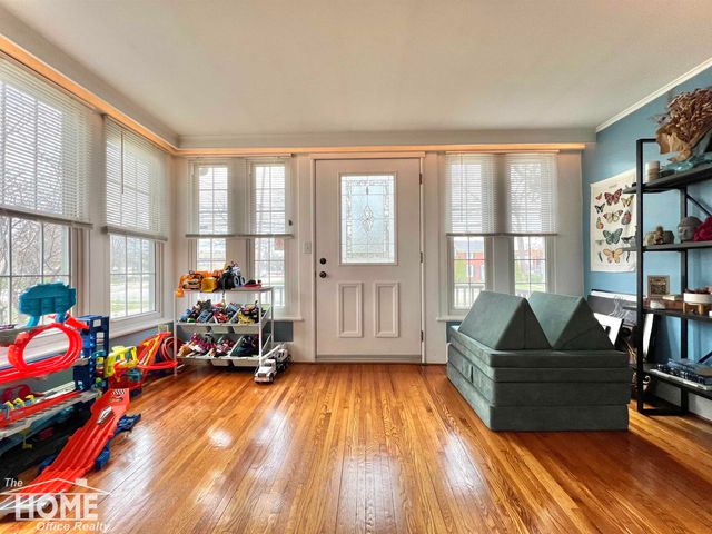 707 W King Street, Owosso, MI 48867