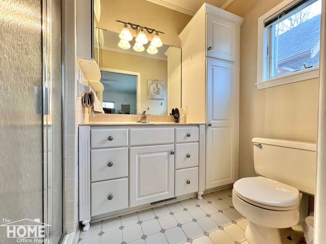 707 W King Street, Owosso, MI 48867