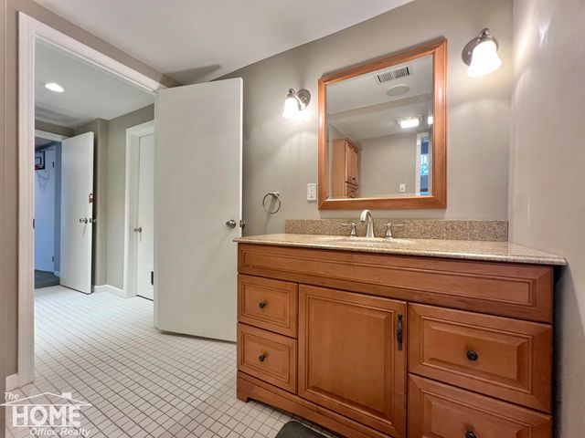 707 W King Street, Owosso, MI 48867