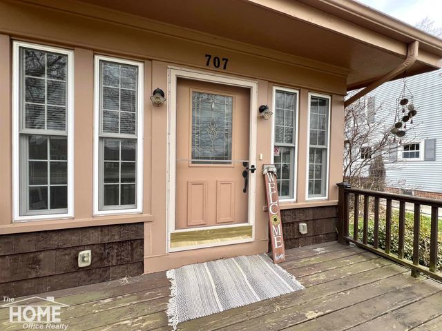 707 W King Street, Owosso, MI 48867