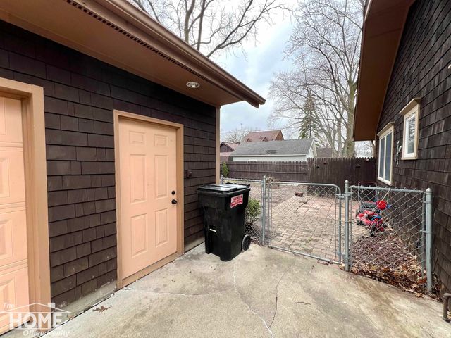 707 W King Street, Owosso, MI 48867