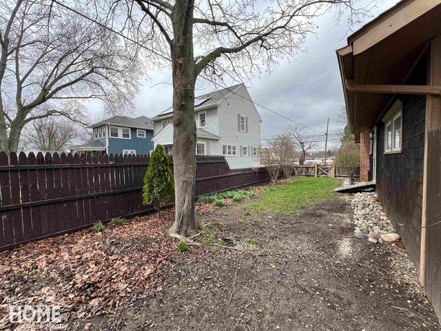 707 W King Street, Owosso, MI 48867