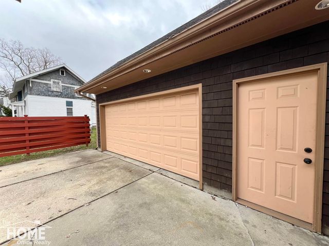 707 W King Street, Owosso, MI 48867