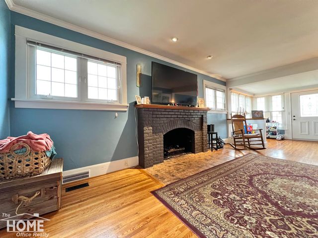 707 W King Street, Owosso, MI 48867