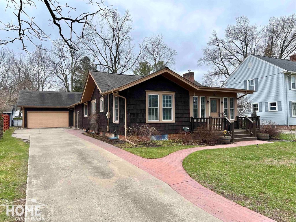 707 W King Street, Owosso, MI 48867