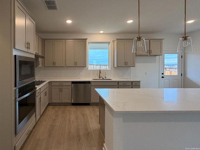 135 Peeps Ct., Adkins, TX 78101