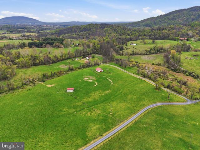 1901 MISTY MEADOWS LN, Markham, VA 22643