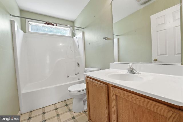 1901 MISTY MEADOWS LN, Markham, VA 22643