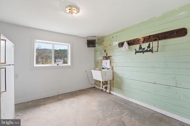 1901 MISTY MEADOWS LN, Markham, VA 22643