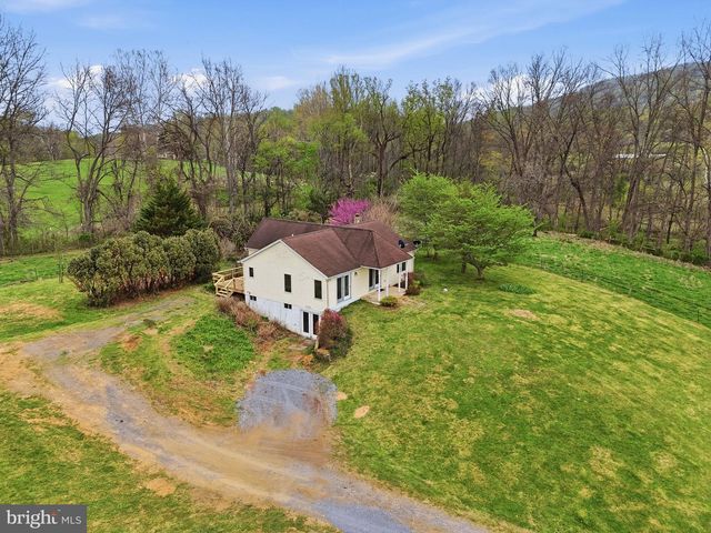 1901 MISTY MEADOWS LN, Markham, VA 22643