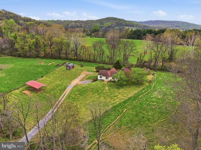 1901 MISTY MEADOWS LN, Markham, VA 22643