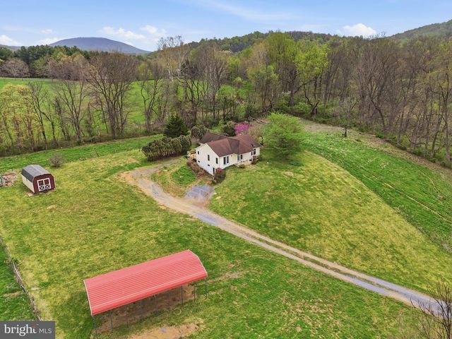 1901 MISTY MEADOWS LN, Markham, VA 22643