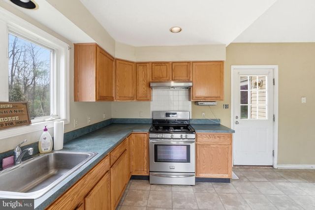 1901 MISTY MEADOWS LN, Markham, VA 22643