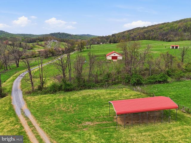 1901 MISTY MEADOWS LN, Markham, VA 22643