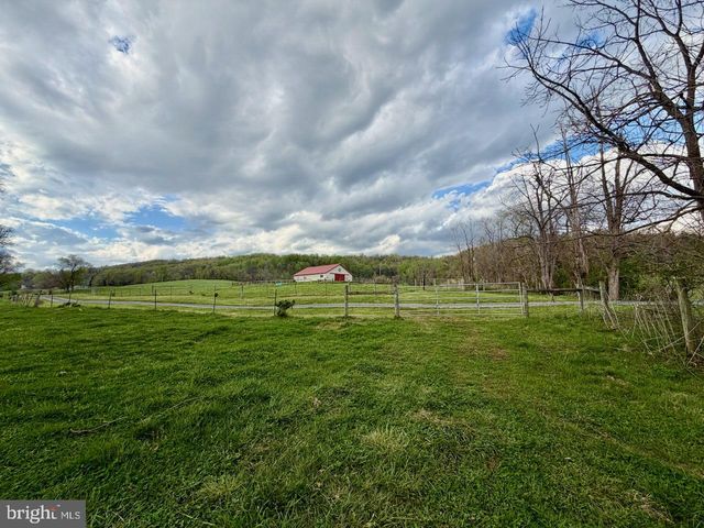 1901 MISTY MEADOWS LN, Markham, VA 22643