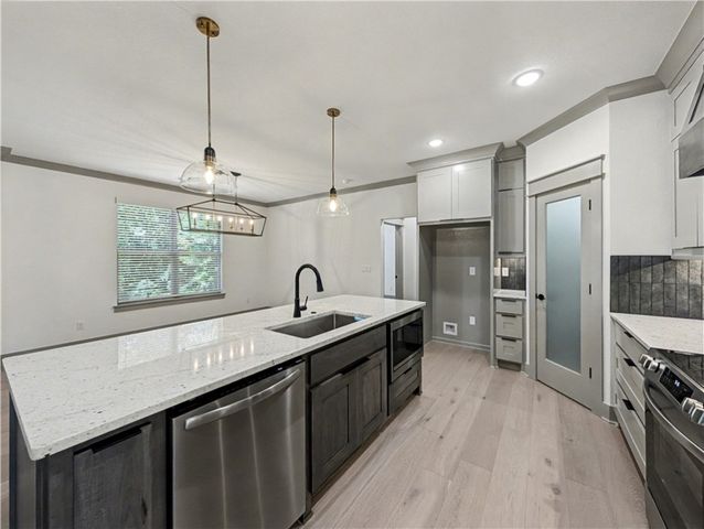 11 Latshaw Drive, Bella Vista, AR 72714