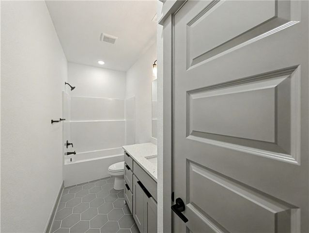 11 Latshaw Drive, Bella Vista, AR 72714