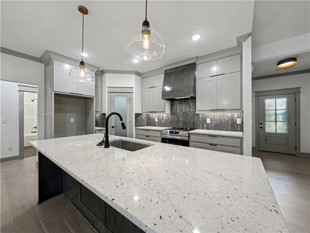 11 Latshaw Drive, Bella Vista, AR 72714