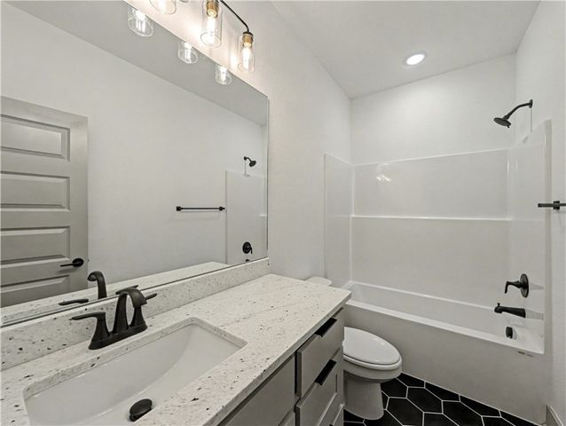 11 Latshaw Drive, Bella Vista, AR 72714