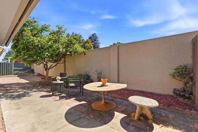 542 Hamlin Way, San Leandro, CA 94578