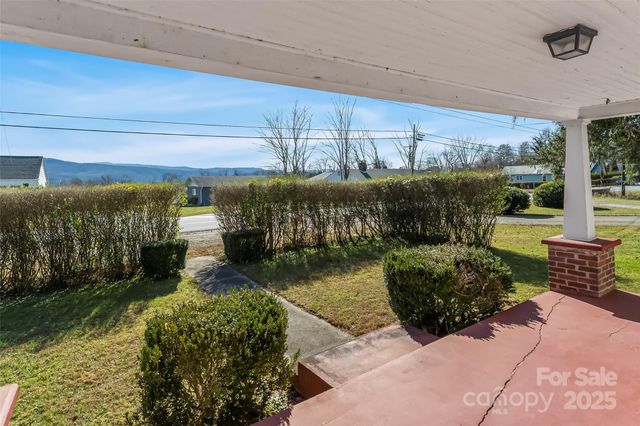 503 Old Hendersonville Highway, Brevard, NC 28712